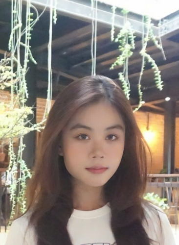 Consultant Khanh Headshot photo